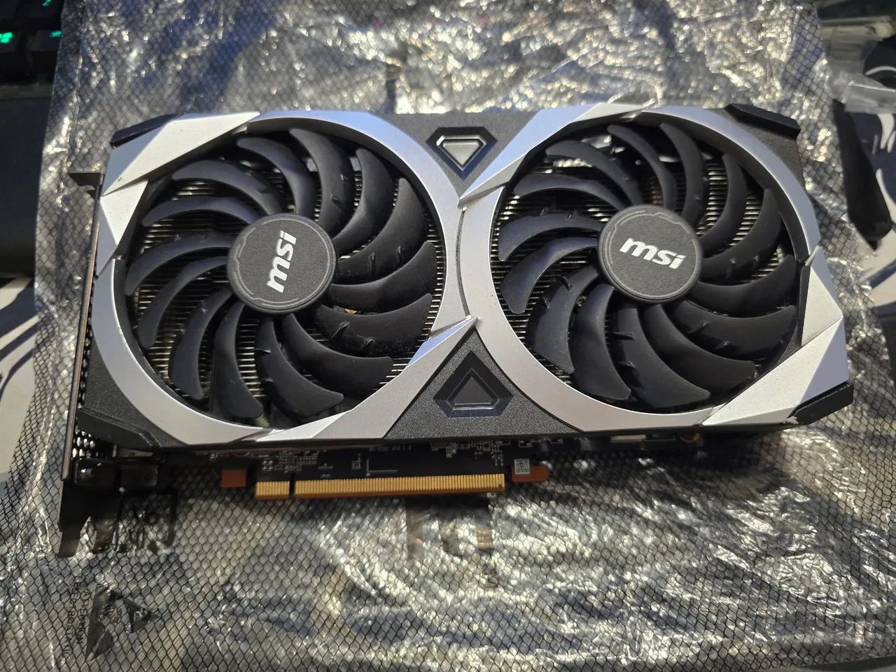 Placa de video AMD RX6600 XT LEIA