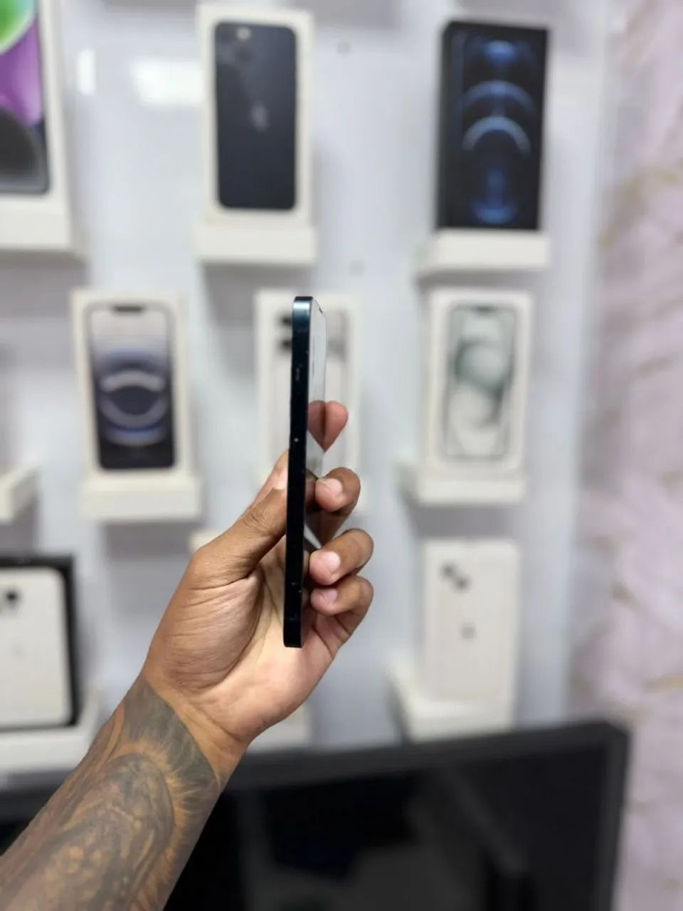 IPHONE 14 PLUS 256GB<br>R$ 2.799,00 - Foto 4