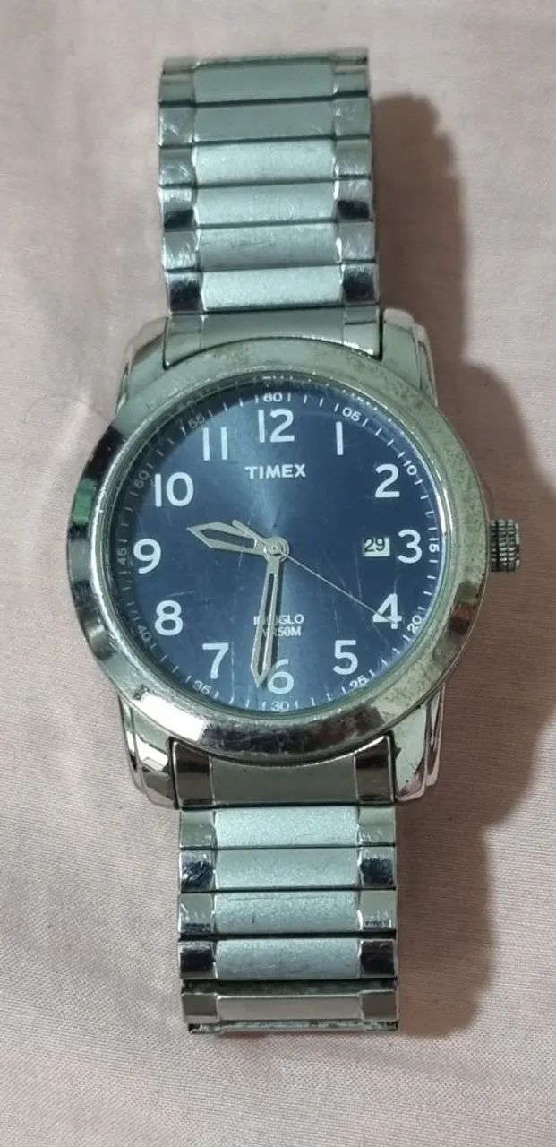 Relógio Timex Indiglo com pulseira de aço