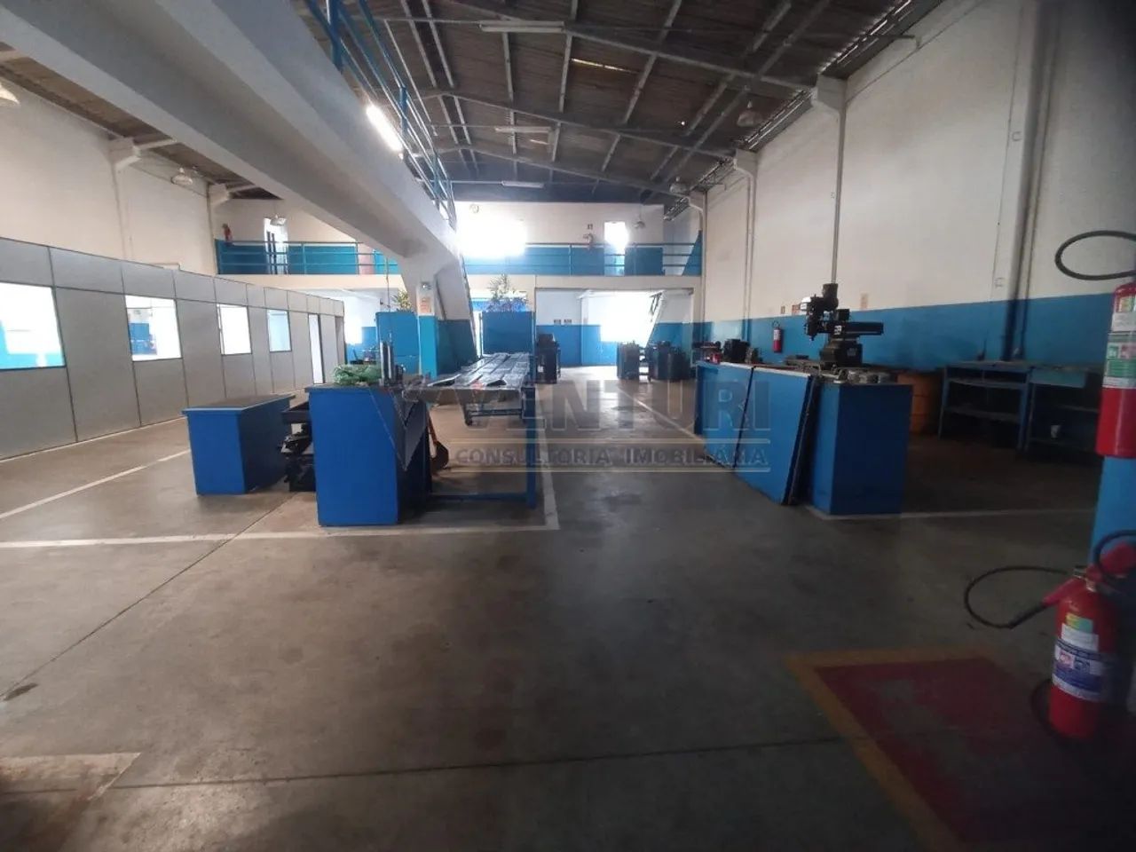 Barracão 2.085,00m², 4 salas, 4 cwb - Afonso Pena - Foto 4