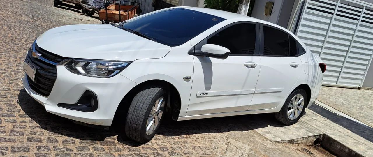 Chevrolet Onix ONIX SEDAN Plus LTZ 1.0 12V TB Flex Mec. 2020