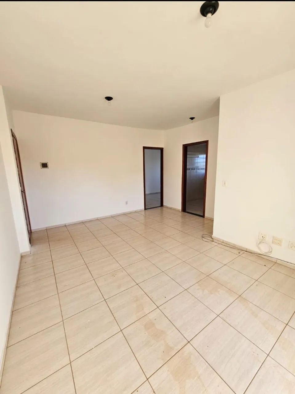 Aluga-se apto de 2 quartos com 2 varandas em Sobradinho/DF. - Foto 5
