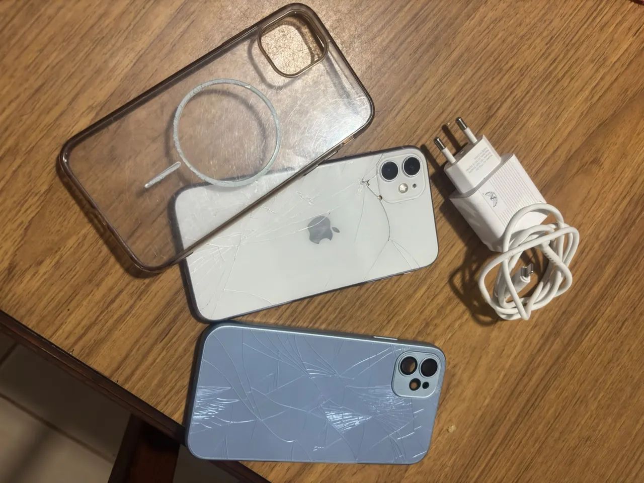 iPhone 11 64g com a traseira quebrada 