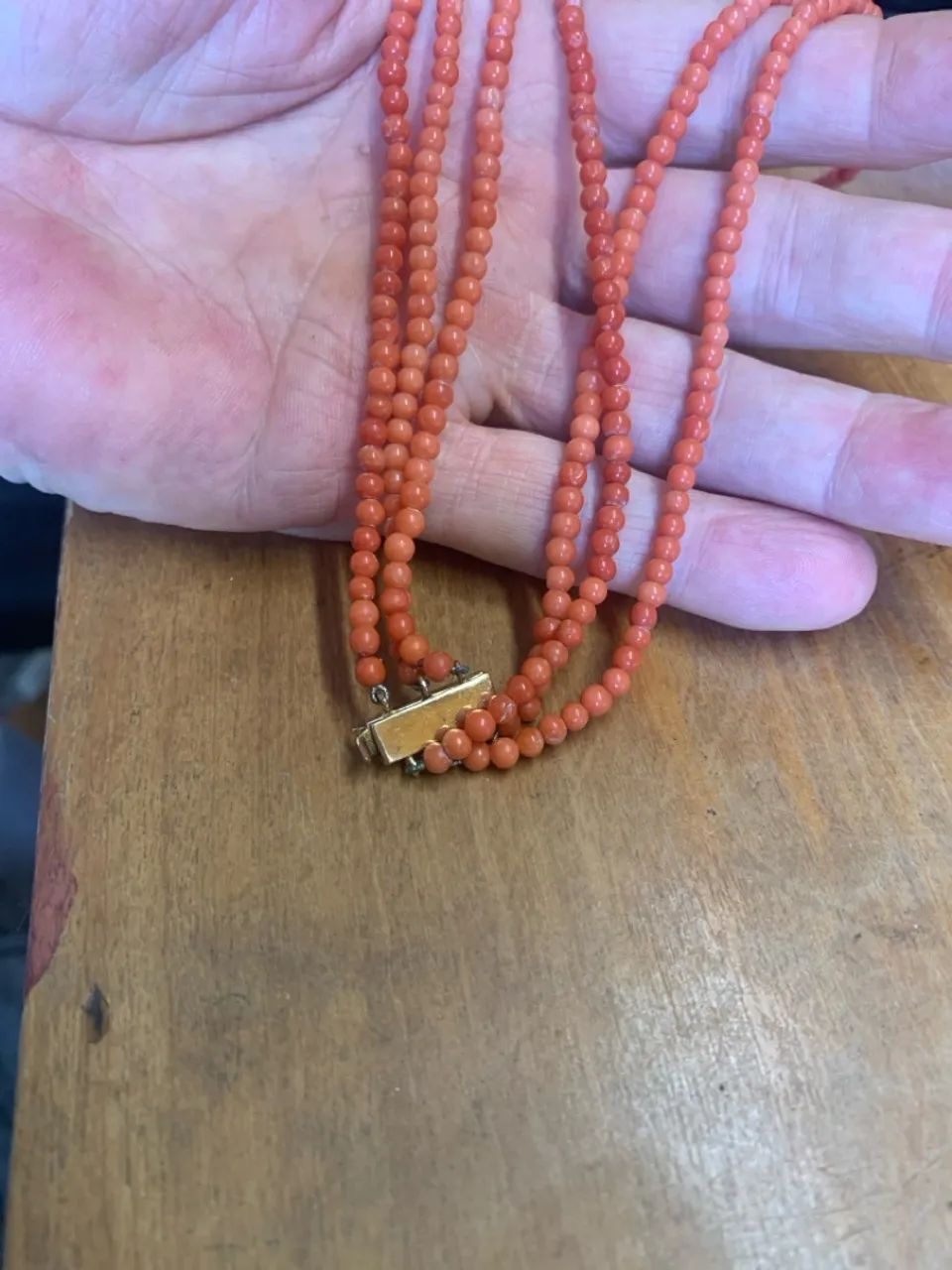 Colar de coral com fecho de ouro - Foto 3