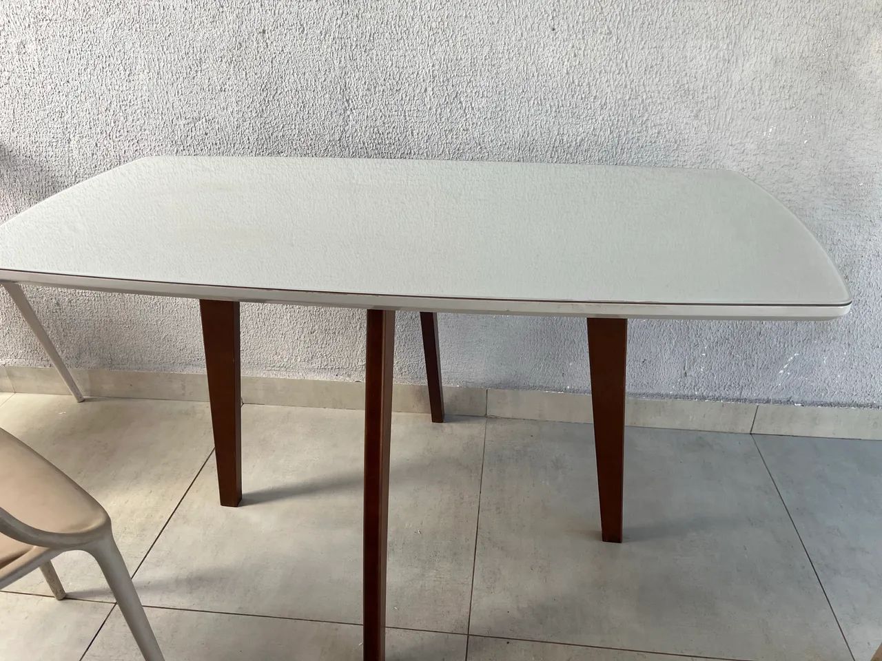 Mesa 6 lugares com tampão de vidro  - Foto 2