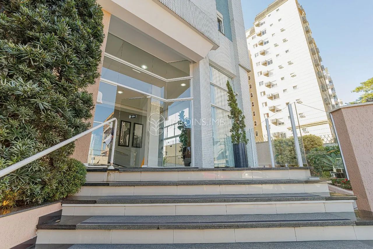 APARTAMENTO COM 1 SUÍTE E 2 QUARTOS, 2 VAGAS DE GARAGEM - Foto 2