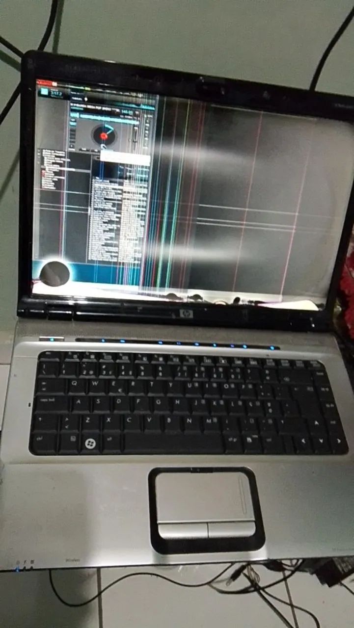 Vendo esse notebook bom pra técnico ou mandar ajeitar  - Foto 3