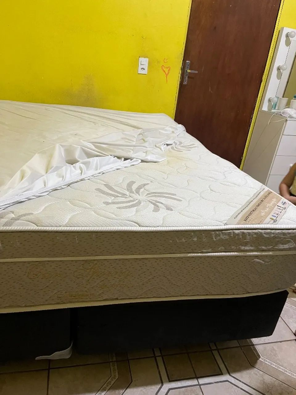 CAMA QUEEN COM BASE SEPARADA MOLAS ENSACADAS 