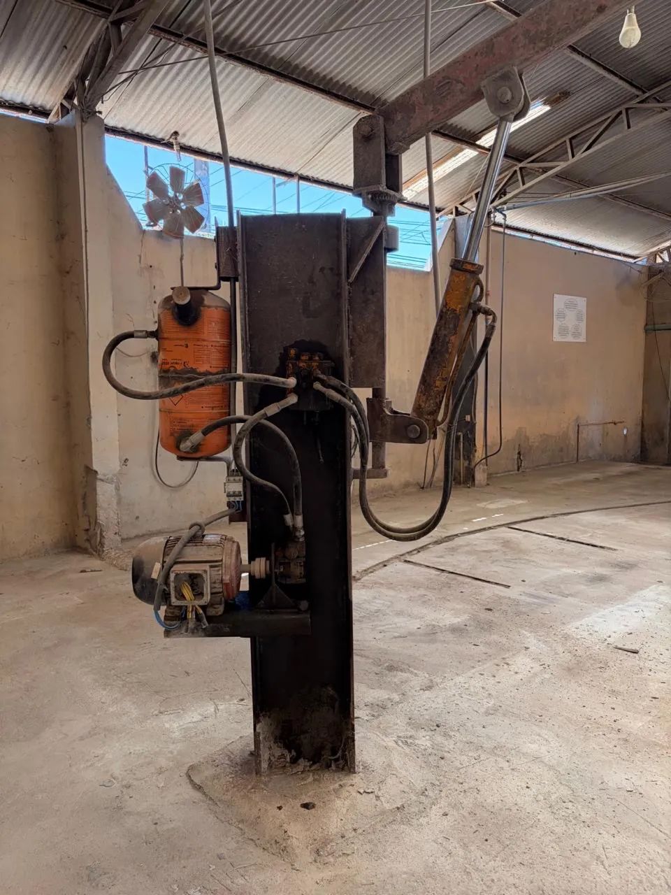 Guincho Giratório Industrial Compacto de Coluna - R$ 10.000 - Foto 5