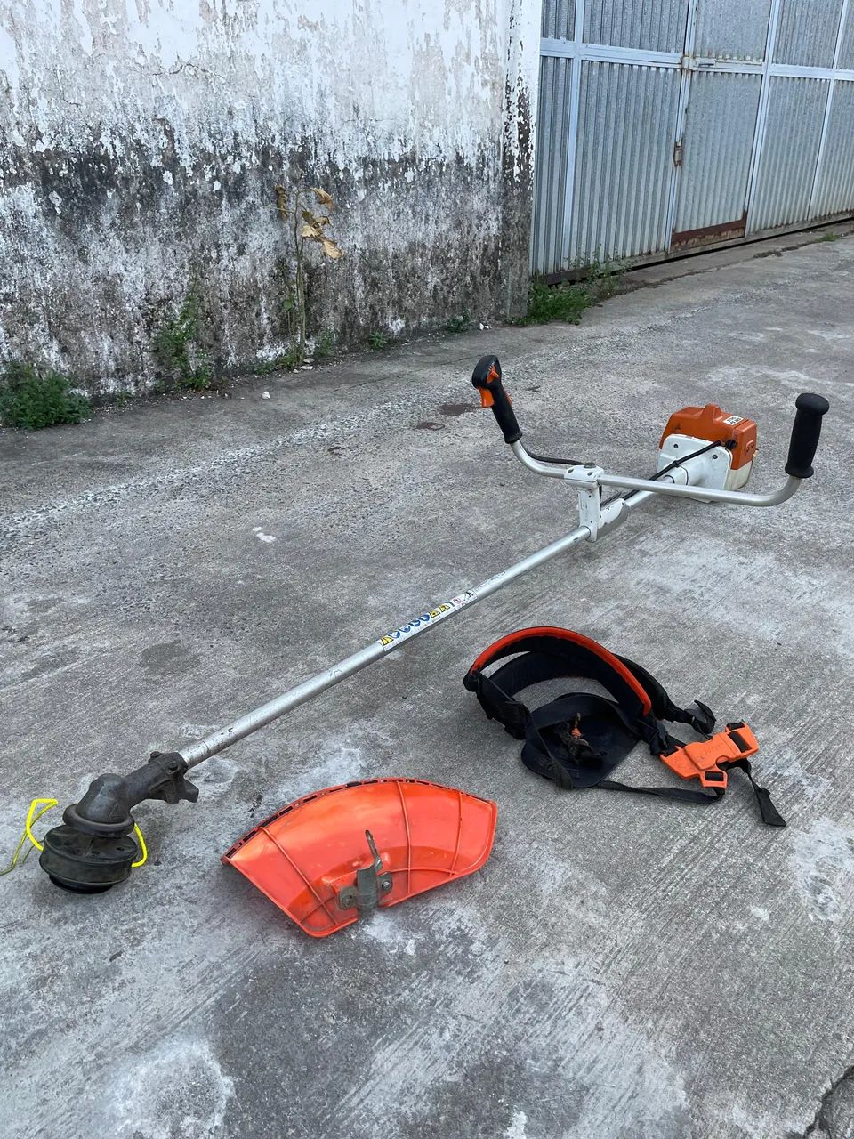 Vende-se esta roçadeira Stihl