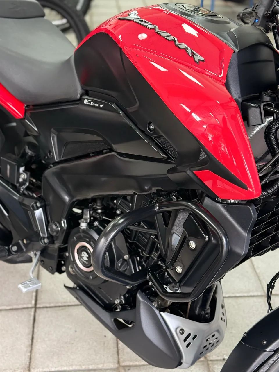 Bajaj Dominar 400 2025 - Foto 2