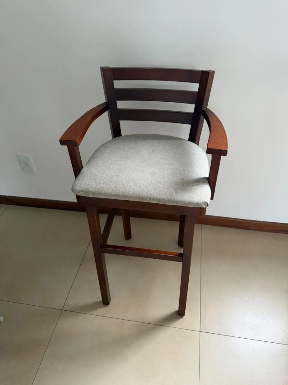 Banquetas de madeira maciça 
