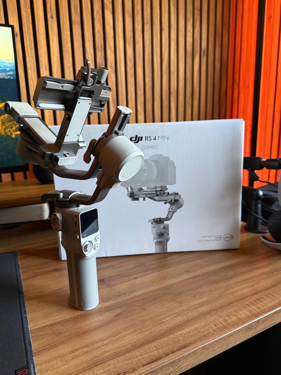 Estabilizador Gimbal Dji Ronin Rs4 Mini Câmeras E Celulares Cinza - Foto 2