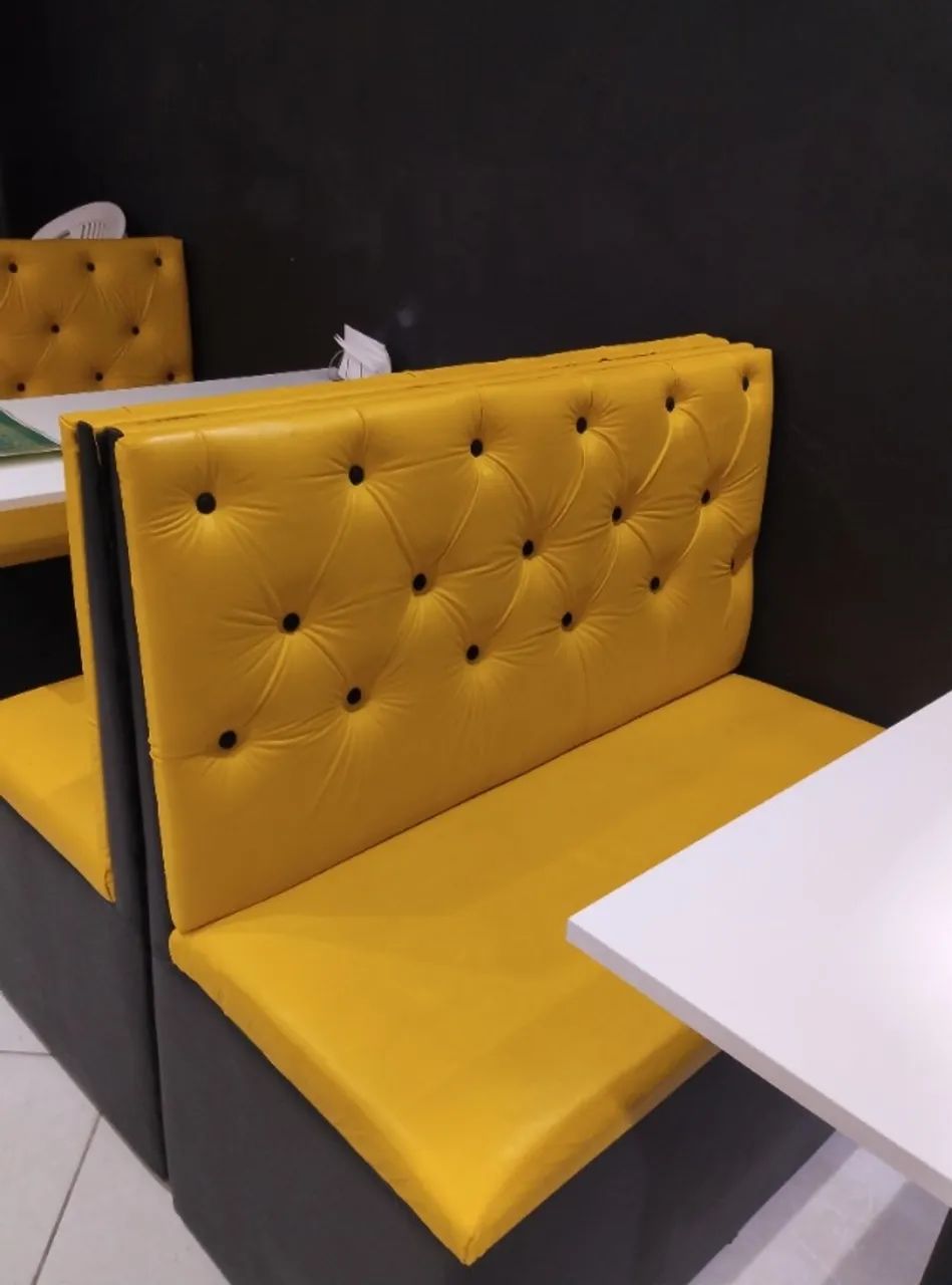 Conjunto 4 sofás e 2 mesas para açaiteria / hamburgueria 