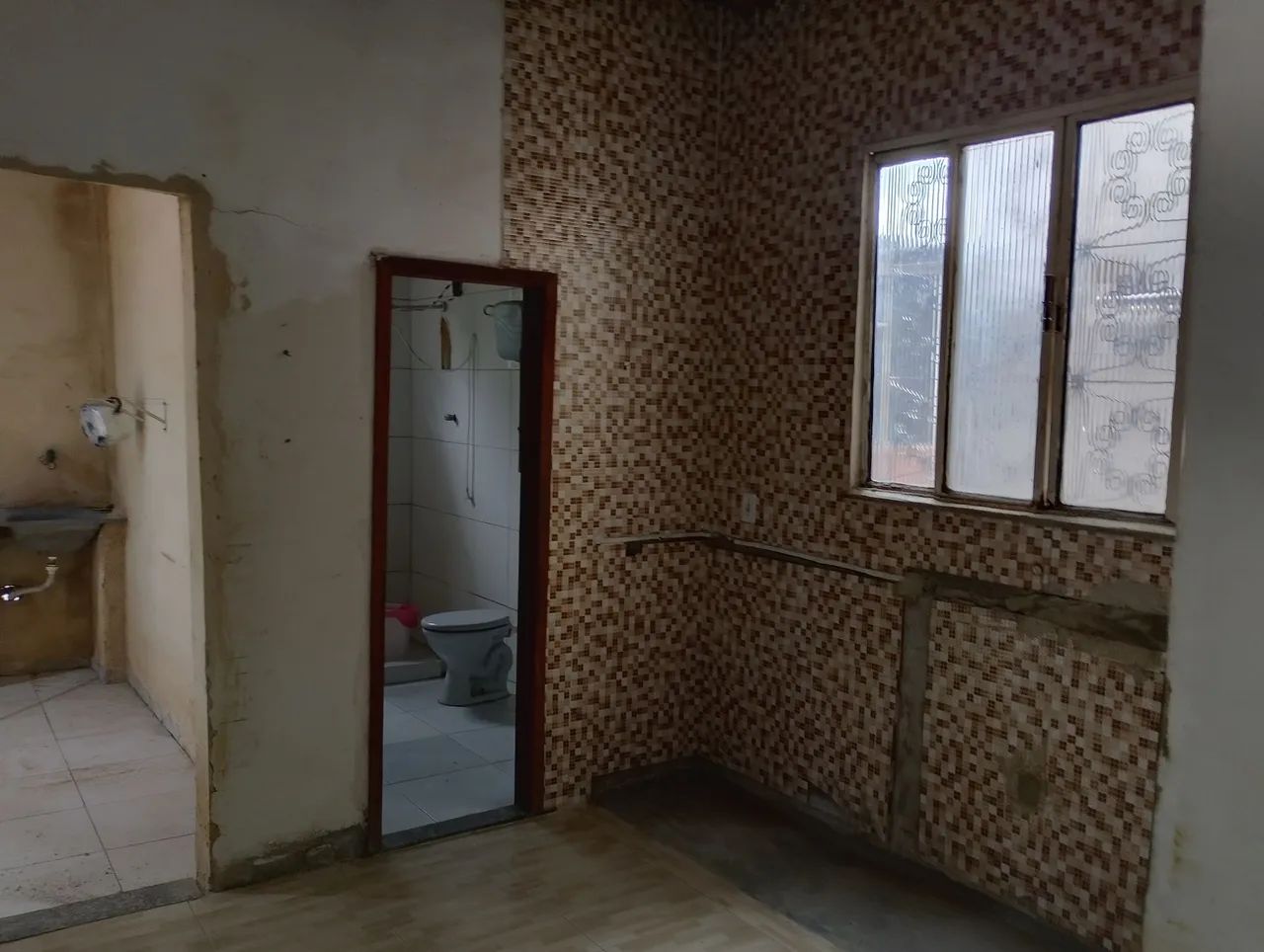 CASA COM TERRENO À VENDA - VILA CENTRAL, QUEIMADOS*  - Foto 3