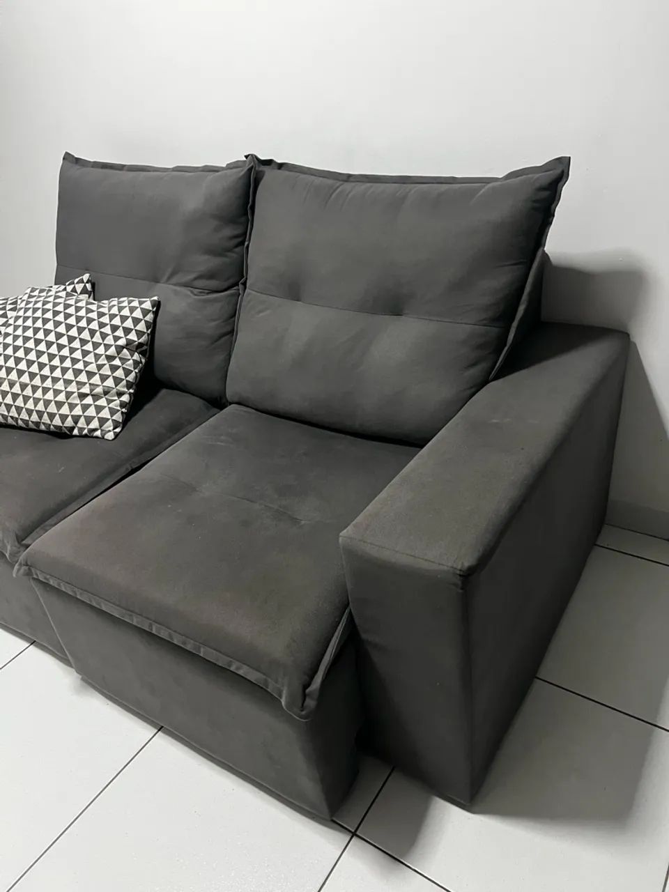 Sofá retrátil cinza 1,80 - Foto 3
