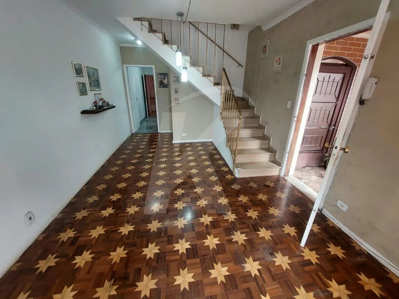 Sobrado com 3 dormitórios e 2 vagas de garagem - Foto 2