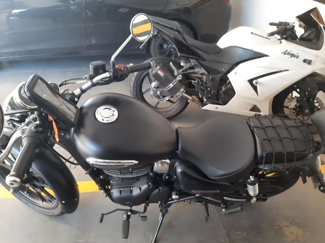 Vendo  com apenas 220 km - Foto 2