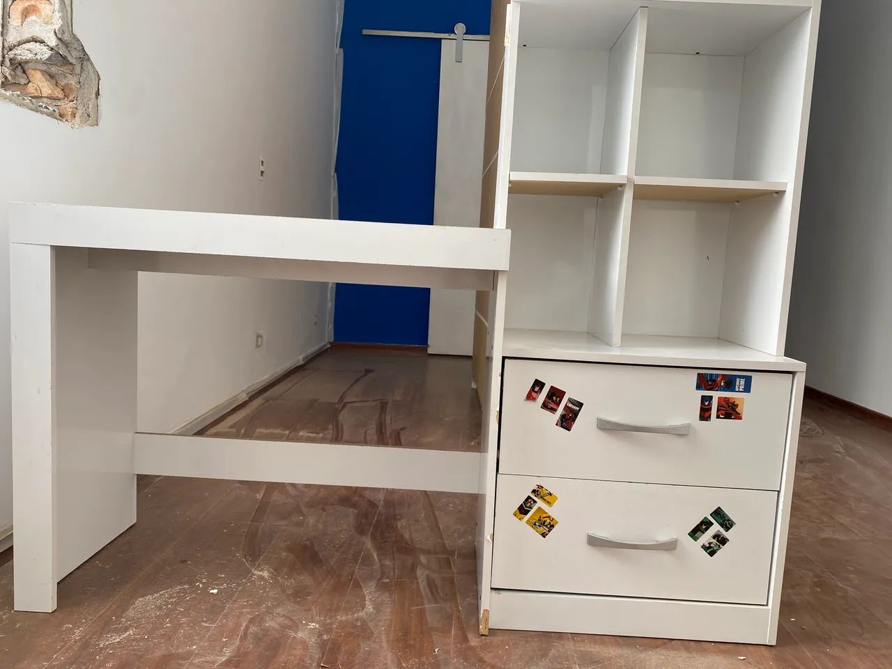 Quarda roupa solteiro com espelho e escrivaninha  - Foto 3