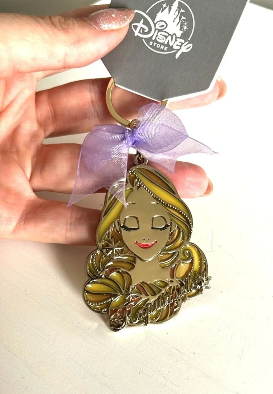 chaveiro rapunzel disney store japão