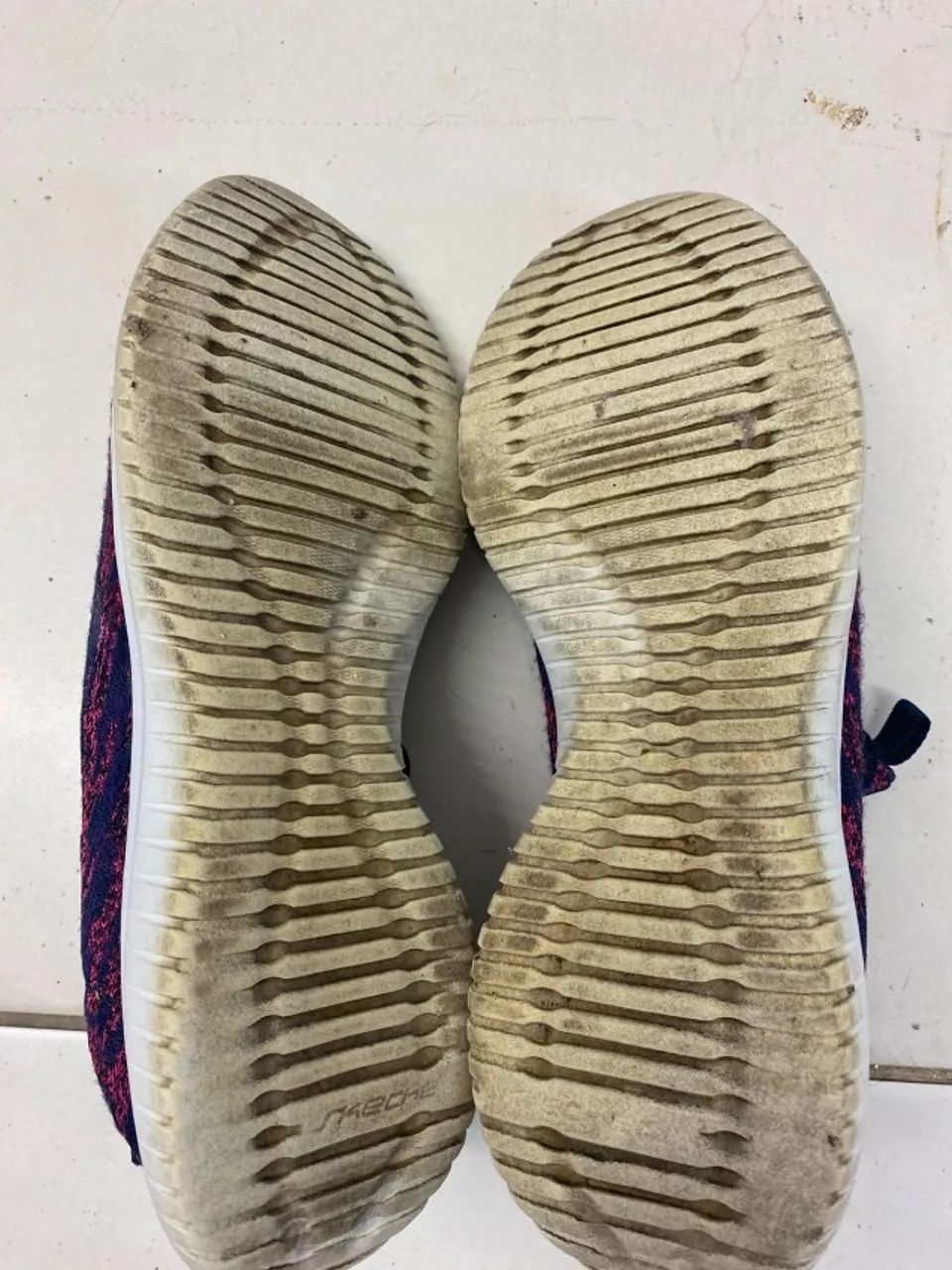 Tênis Skechers Rosa com roxo - Foto 4