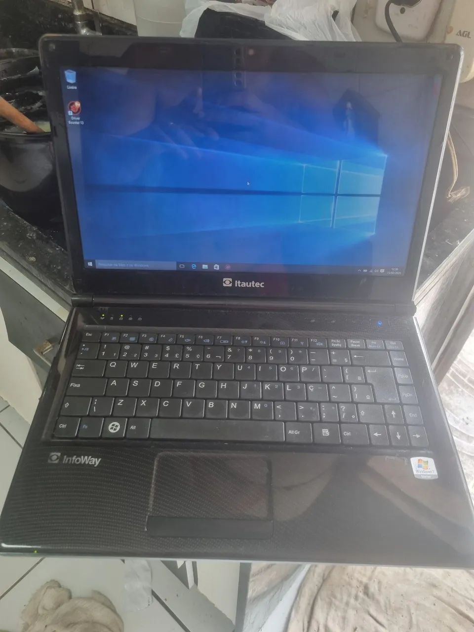 Notebook itautec ssd de 480 e 6 gigas 