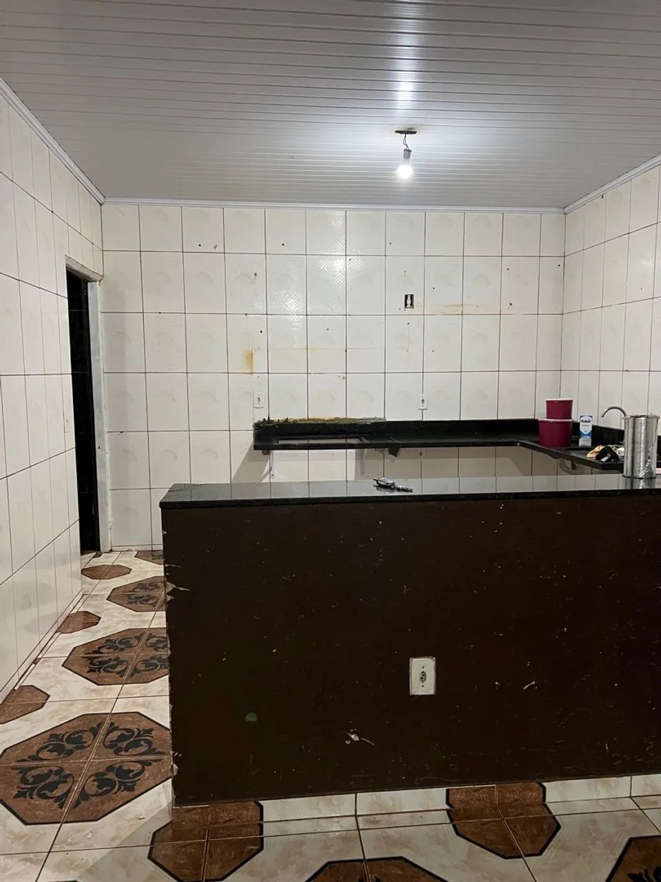 Alugo casa sobrado 1.100 