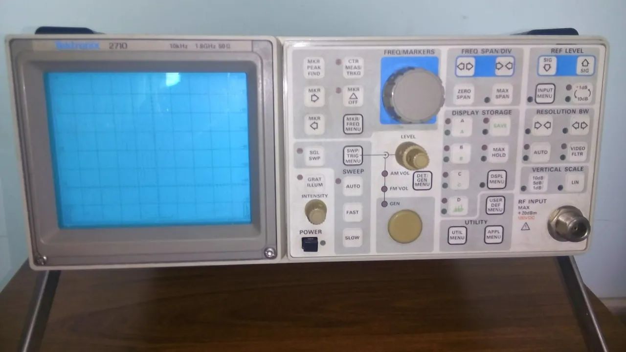 Tektronix 2710 - Foto 2