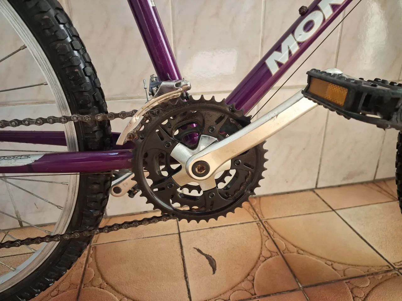 Bicicleta Mongoose switcback Tam.13.5 Aro 26 - Foto 4