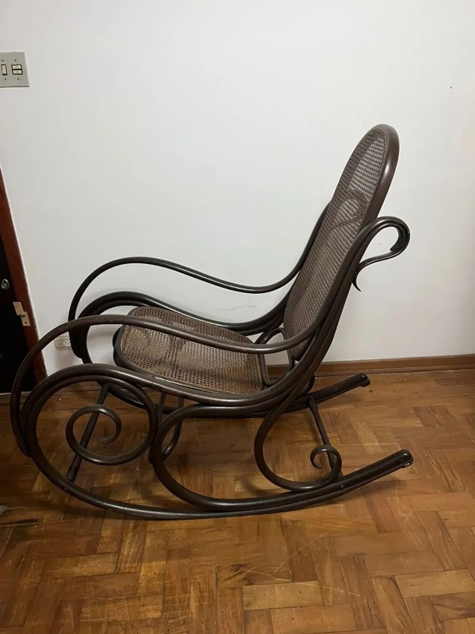 Cadeira de balanço antiga - Foto 3