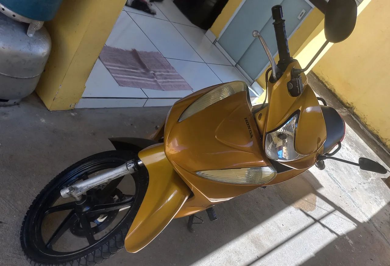 Vende-se moto 