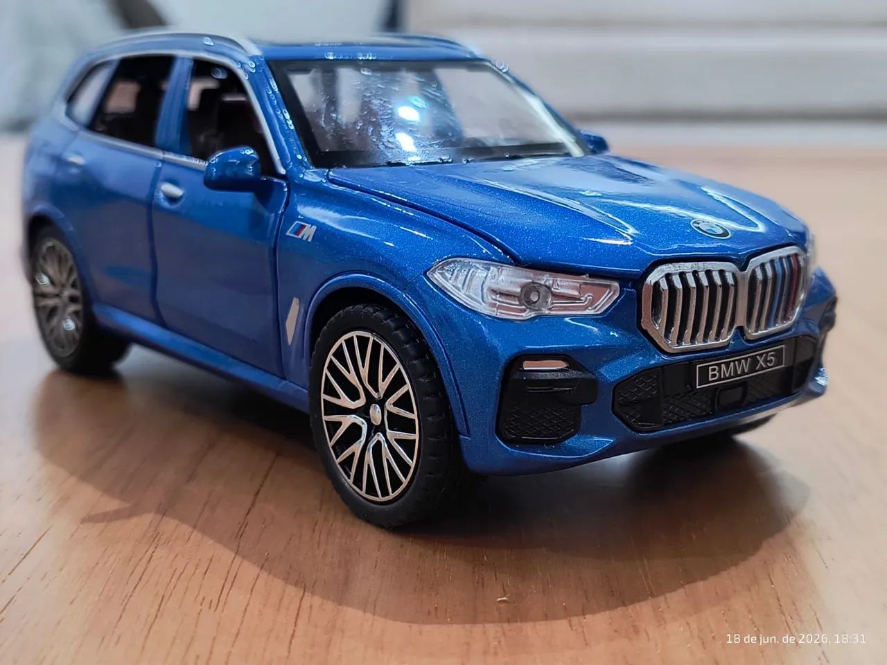 BMW X5 Escala 1:32 Carro de ferro - Foto 3
