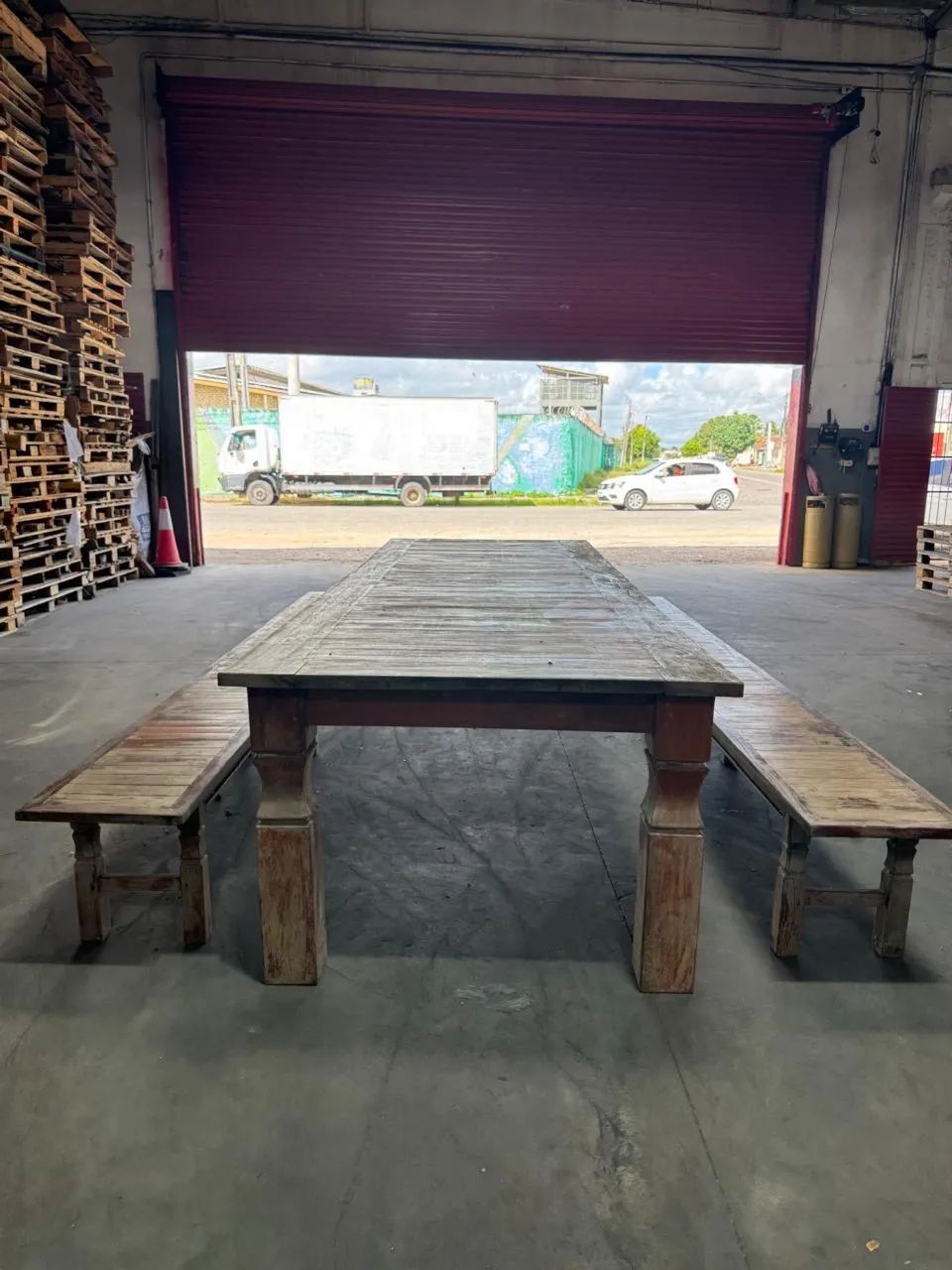 MESA DE MADEIRA MAÇIÇA 3,5M COM 2 BANCOS DE 3,5 M  