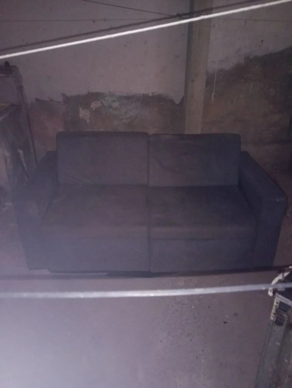 Vendo um sofá 4 lugares . Ele não funciona como cama . 
