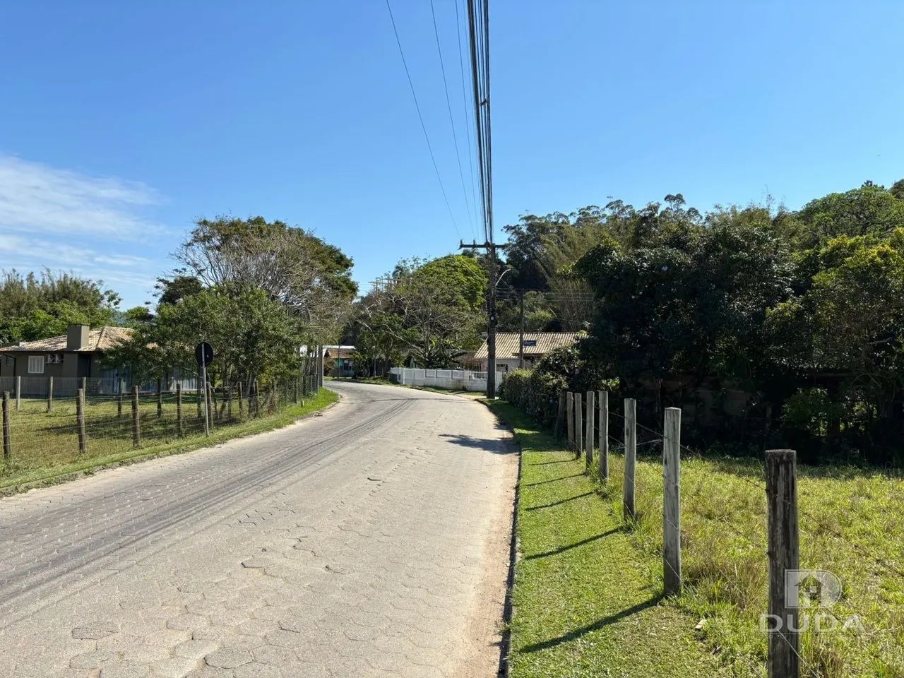 Terreno à Venda em Garopaba- Praia da Ferrugem - Foto 2