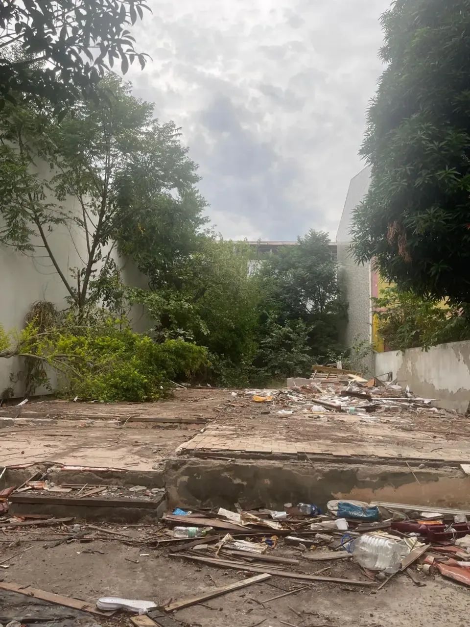 Imóvel para venda tem 350 metros quadrados em Passo da Areia - Porto Alegre - RS - Foto 3