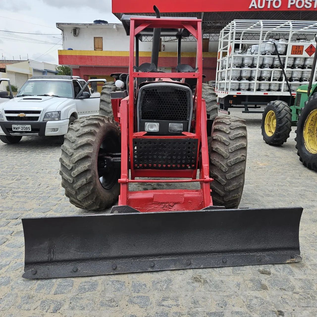Trator Massey Ferguson 4x4 - Foto 4