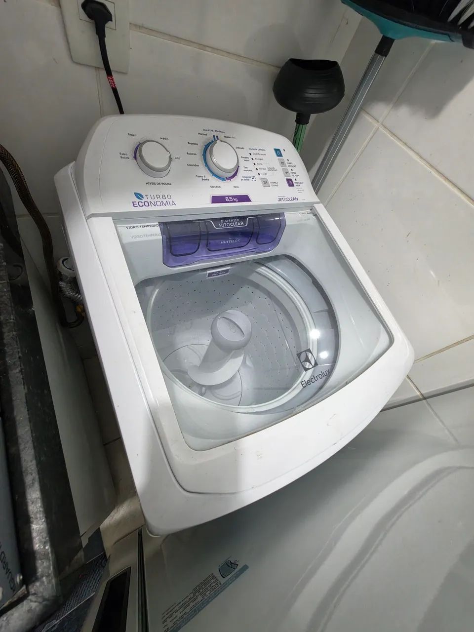 Máquina de Lavar Electrolux 8,5kg Jet&Clean (LAC09) - Muito Nova!