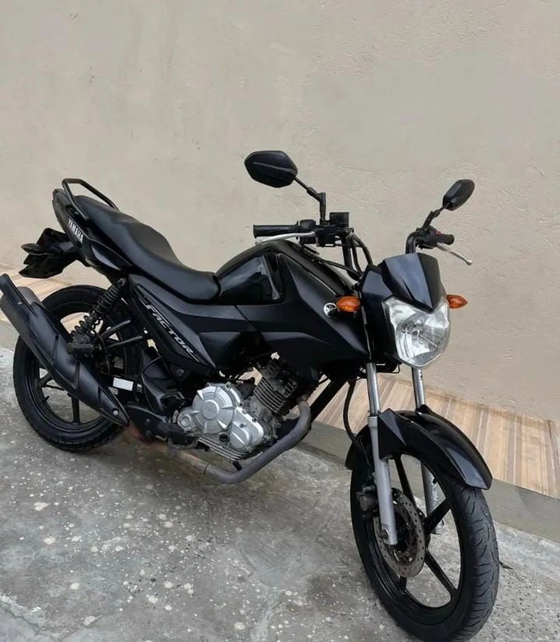 Moto preta  - Foto 2