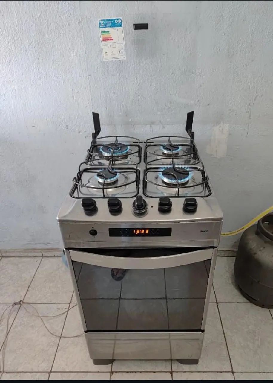 Fogão Brastemp de inox 4 bocas automático em ótimo estado possuem luz no forno pra sair hj - Foto 2