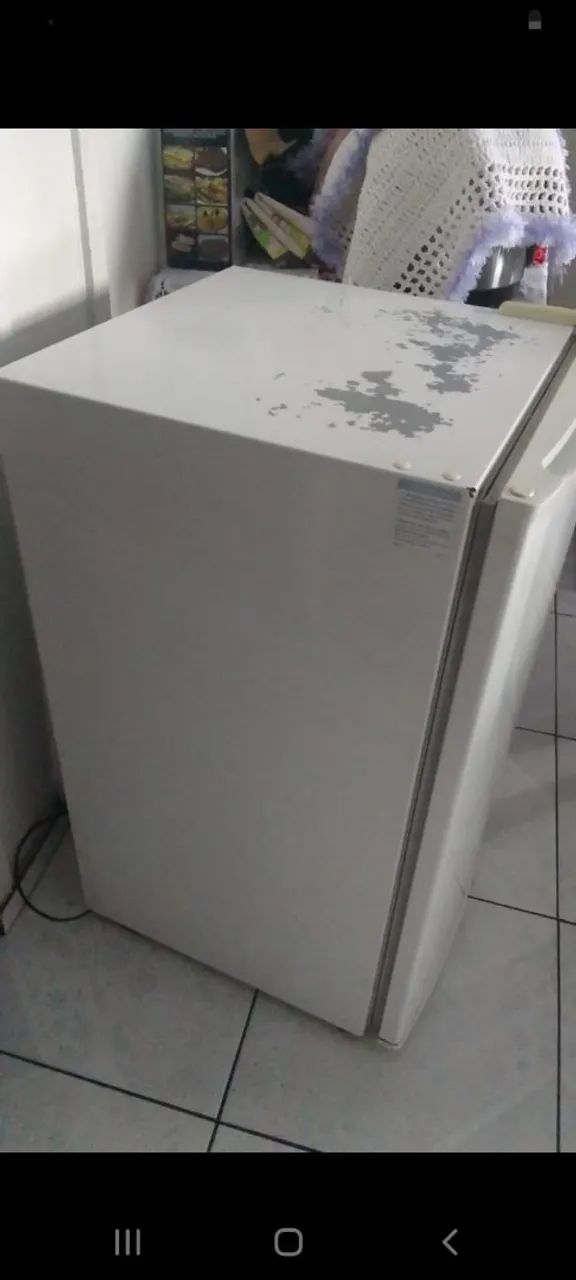 Frigobar Electrolux Modelo 120Re 122 litros bom Ótimo  - Foto 2