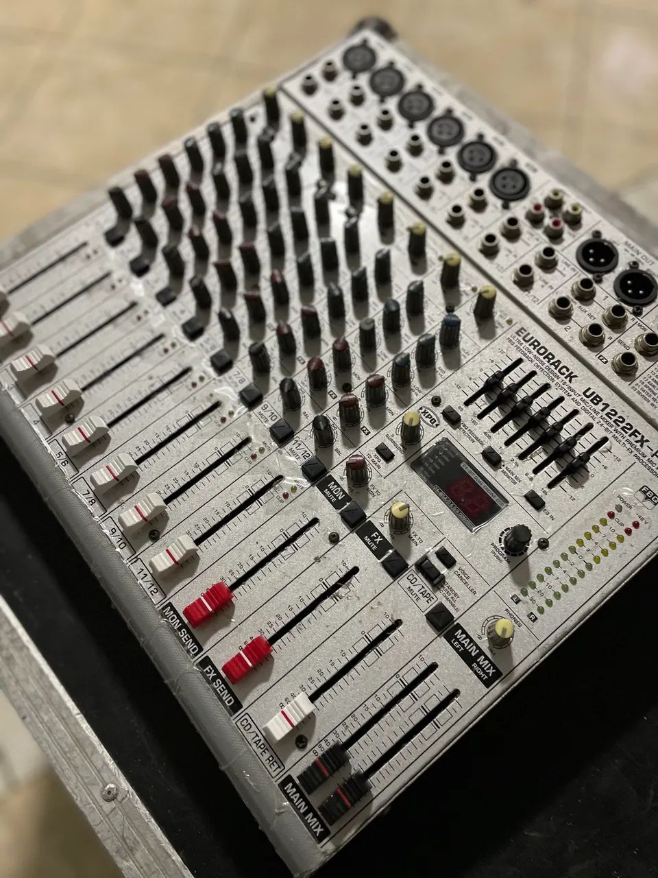 Mesa de som Behringer - Foto 4