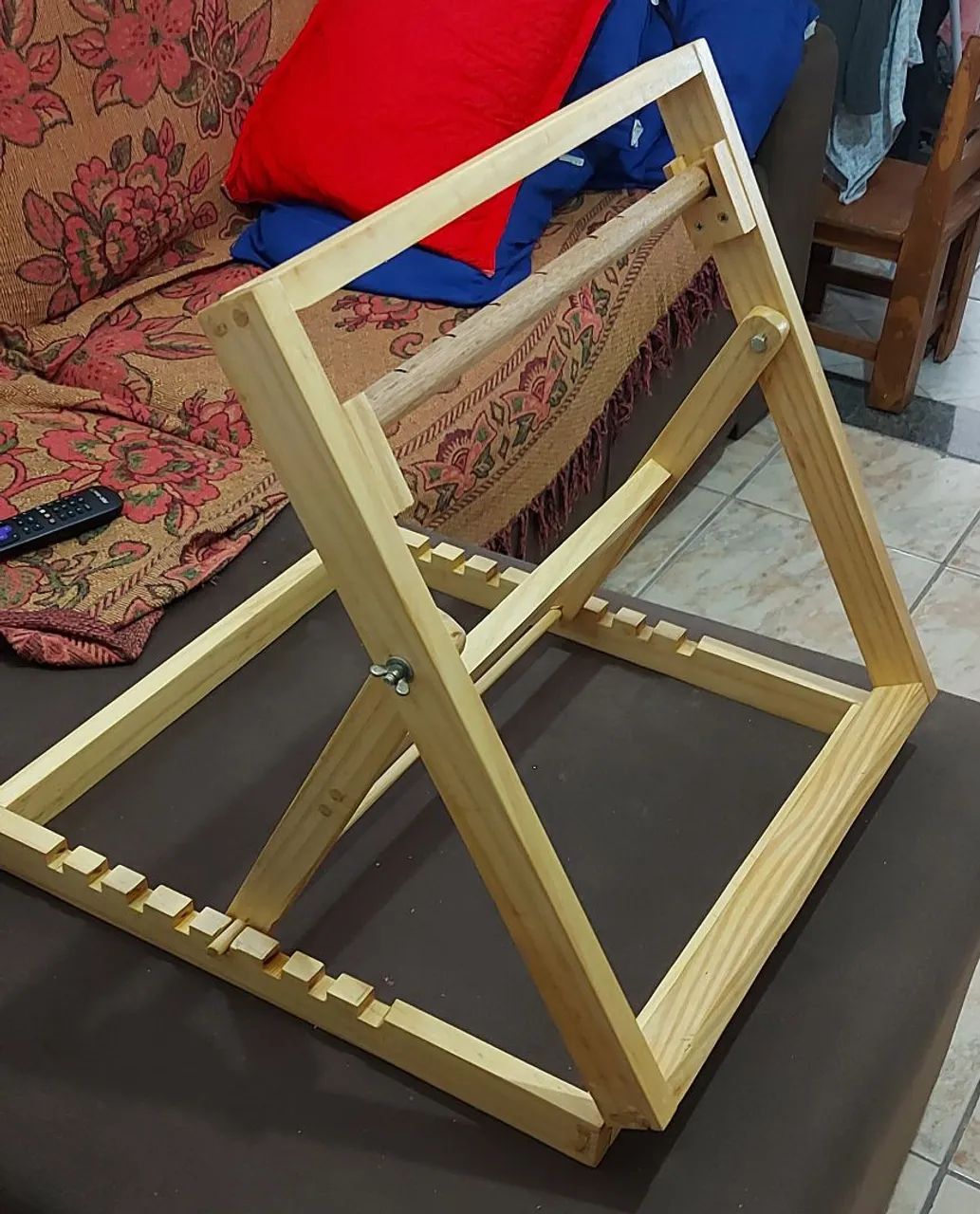 Cavalete/suporte para macramê envernizado - Foto 5