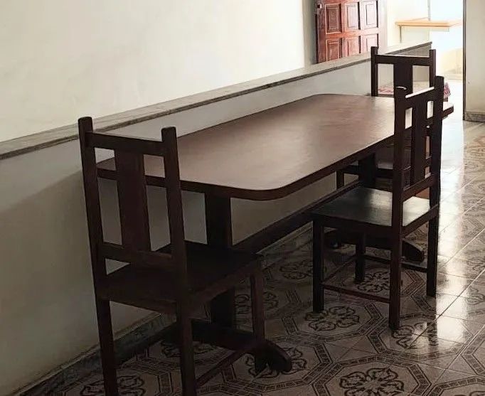 Mesa com 4 Cadeiras 