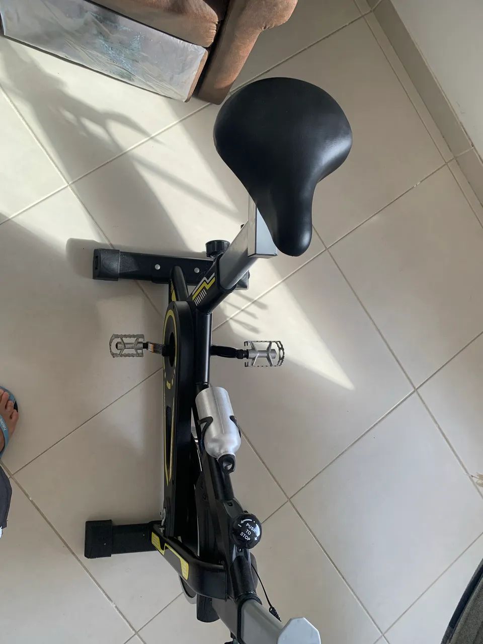 Bicicleta ergométrica 15 kg - Foto 2