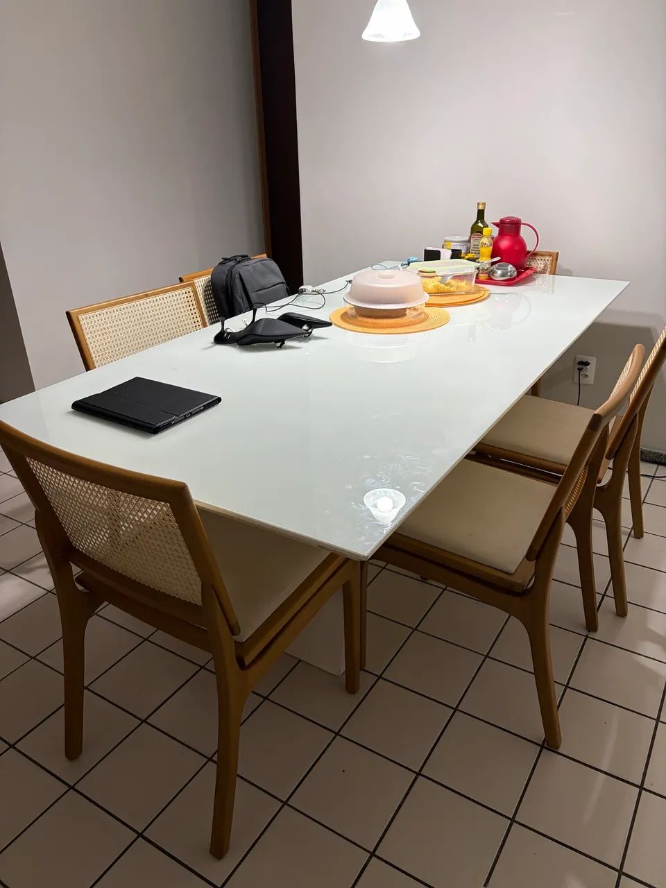vendo conjunto de mesa 1x2m e seis cadeiras 