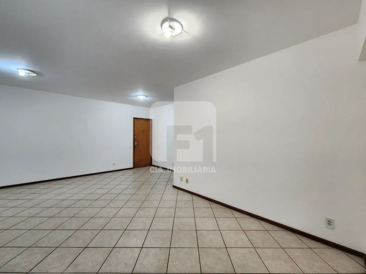 Apartamento de 3 quartos e 2 vagas no Centro - Foto 3