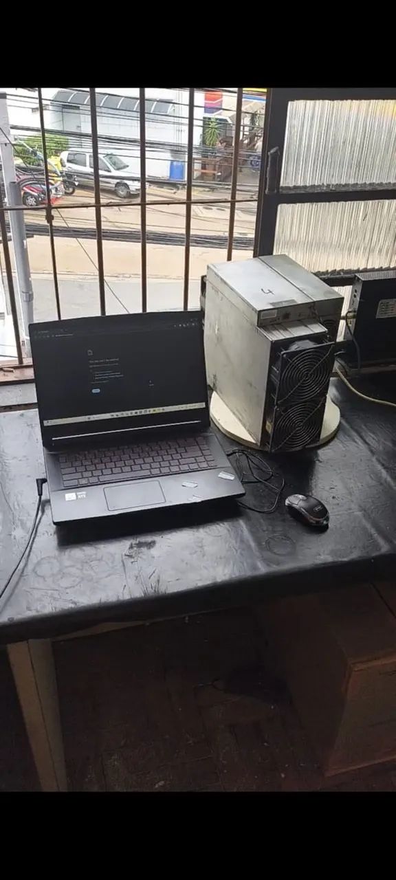 2 mineradoras S19 95 Antminer Semi nova - Foto 3