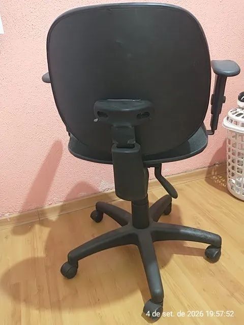 Cadeia giratória escritório  - Foto 4