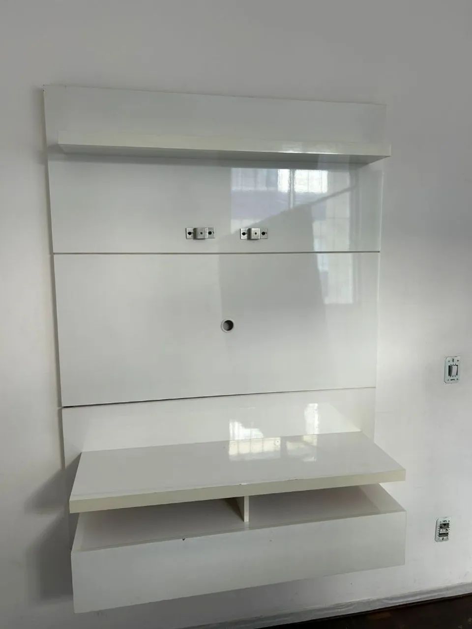 Vendo rack de parede completo muito lindo  - Foto 2